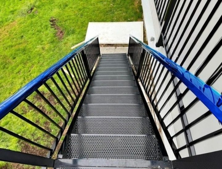 Aluminum stair 11 + Aluminum railing